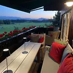 Stilvolles 1750 Im Allgaeu - 200qm - Ausstattung - Traumhafter Blick - Bis 8 Personen